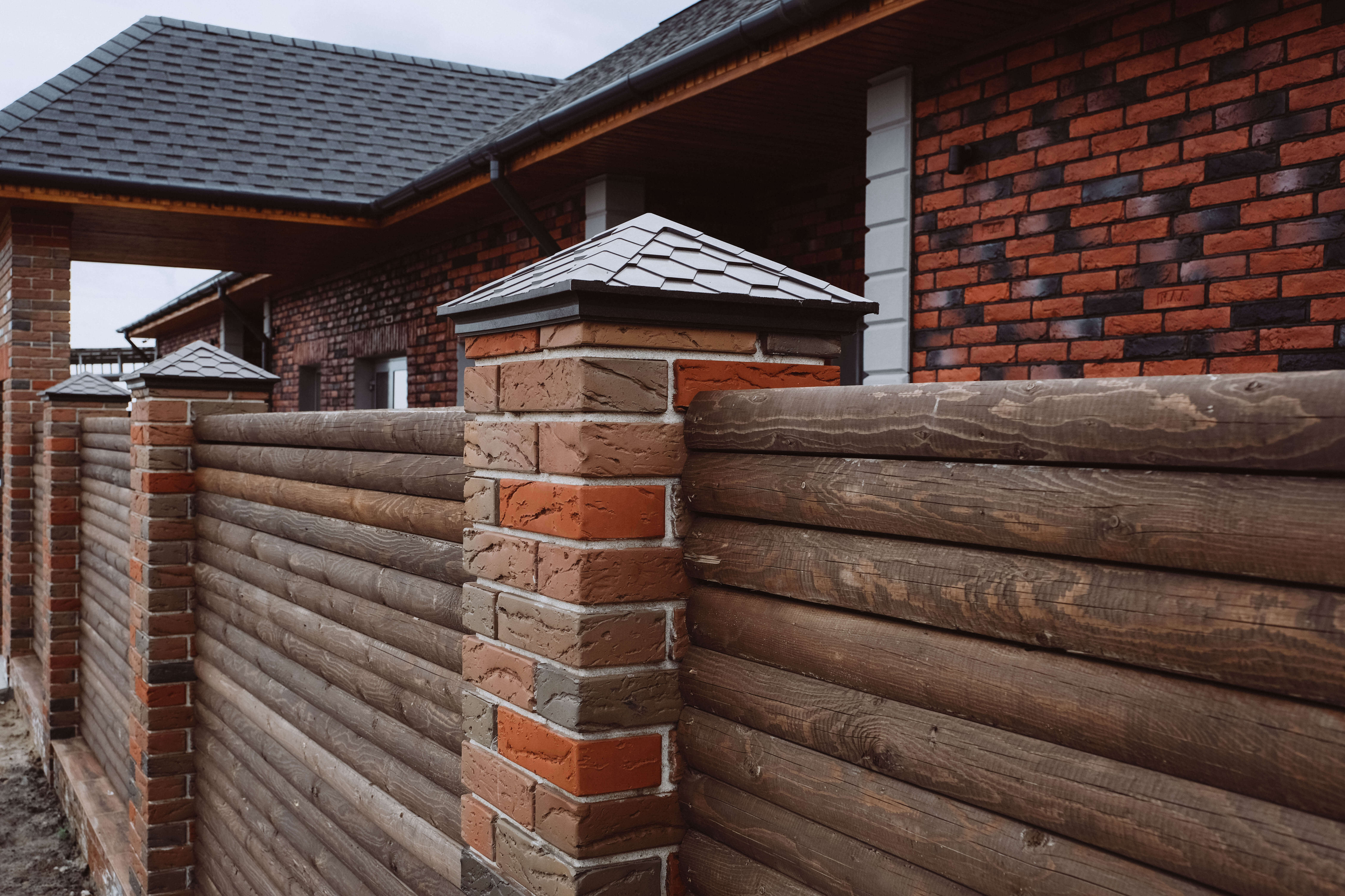 Колпак Zking Эверест Коричневый на столб 1.5х1.5 кирпича (390х390мм) в Челябинске фото