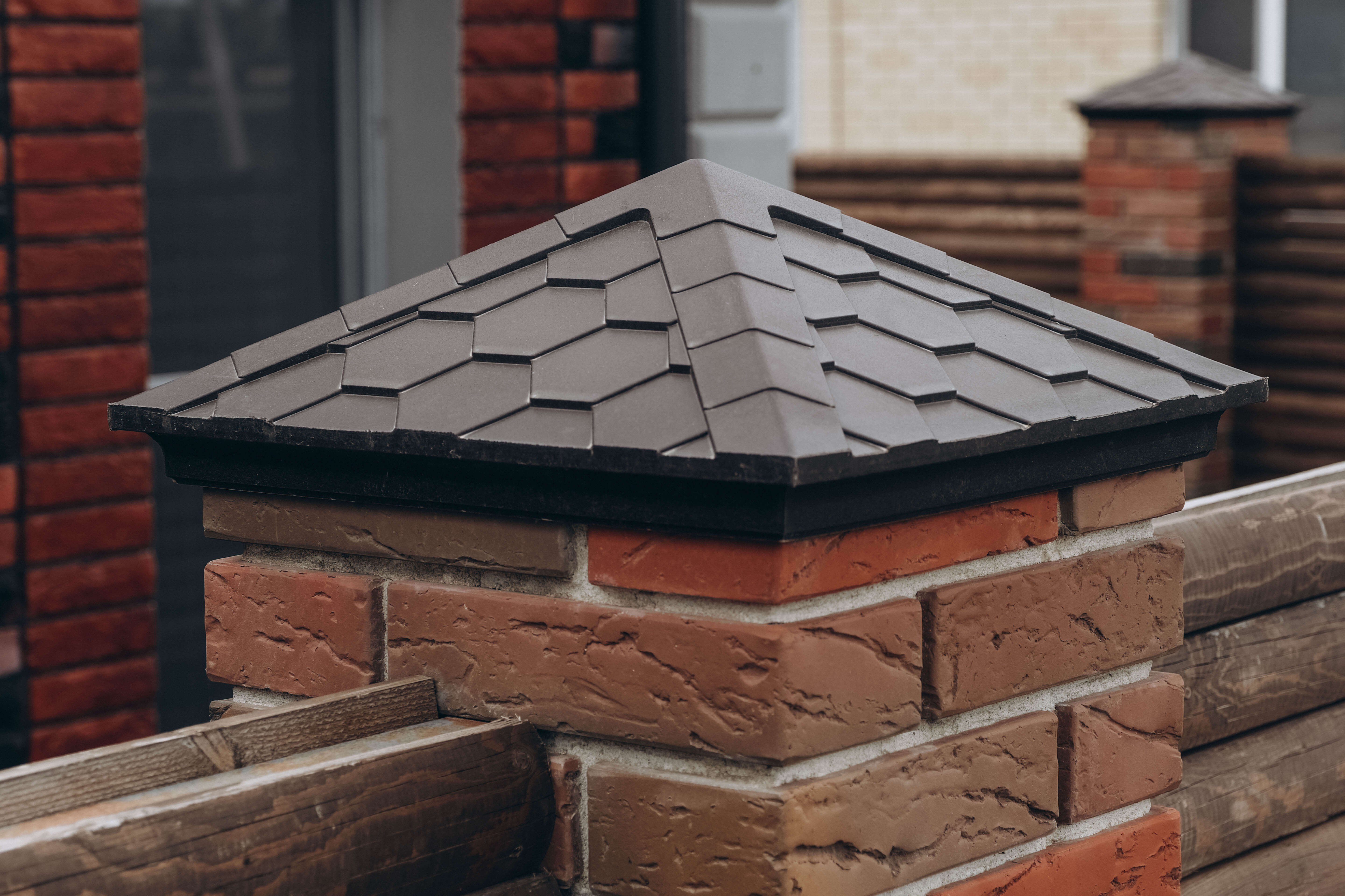 Колпак Zking Эверест Коричневый на столб 1.5х1.5 кирпича (390х390мм) в Челябинске фото